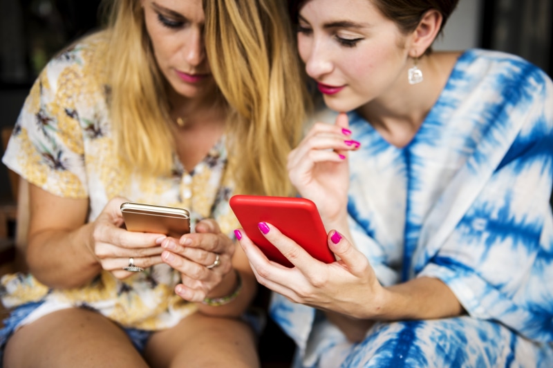 digital, wireless Technology, holding, social Networking, relaxation, using Phone, urban Scene, females, mobile Phone, female, two People, girl, teenage Girls