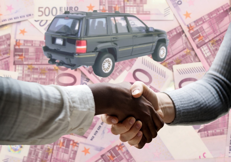 vehicle, communication, finger, hand, real people, city, human body part, bills, adult, land vehicle, contract, motor vehicle, togetherness, auto, sale