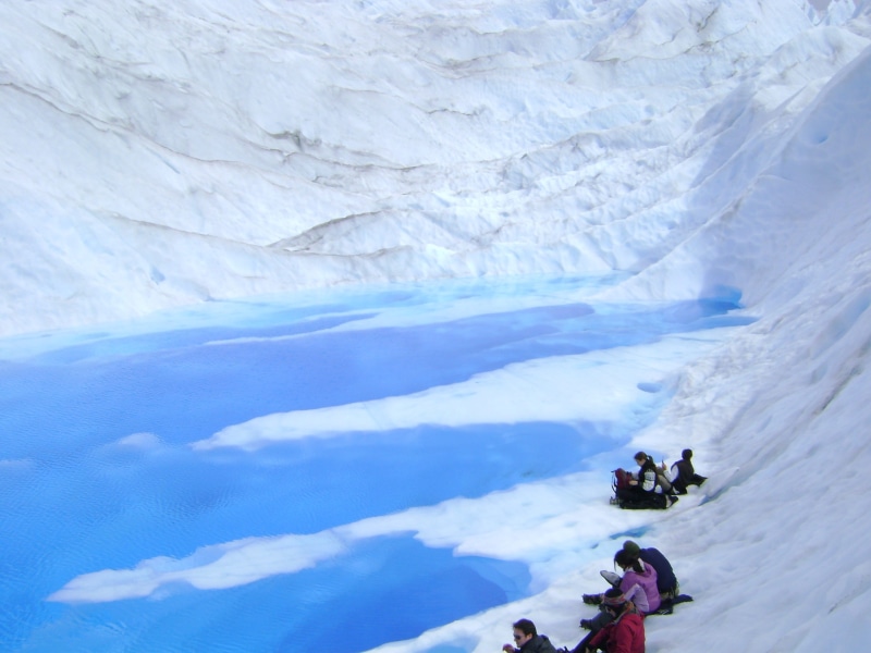 snow, beauty in nature, winter, moreno expert, crowd, Moreno, real people, leisure activity, big ice, scenics - nature, glacial, mountain, sport, trekking