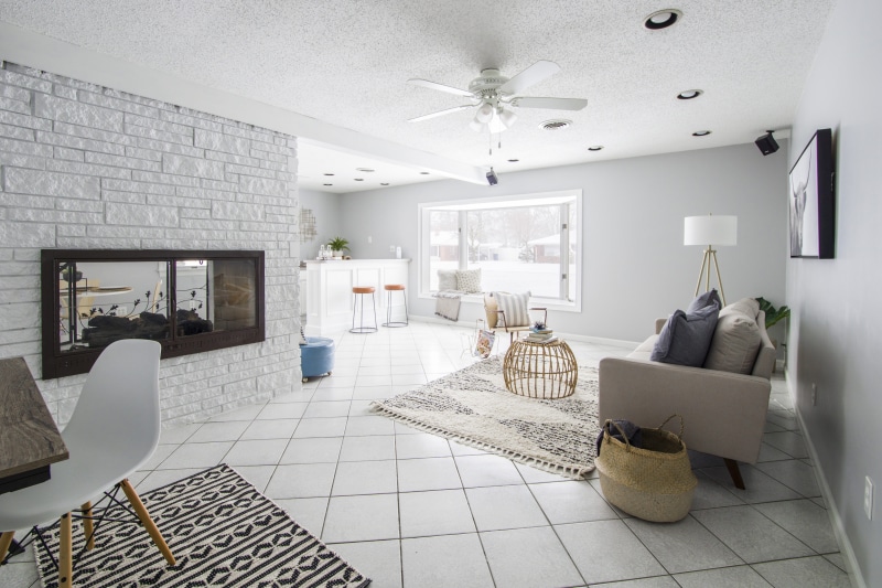 tile, living room, no people, trading floor, sofa, home interior, coffee table, architecture, ceiling, wealth, indoors, room, tiled floor, seat, 5K, table