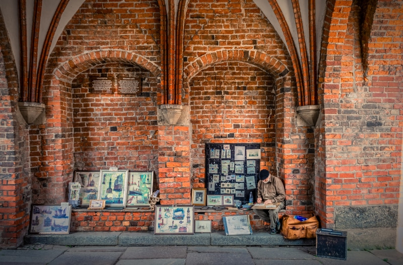 building exterior, lübeck, outdoors, built structure, architecture, window, no people, away, entrance, graffiti, wall - building feature, artists, brick wall