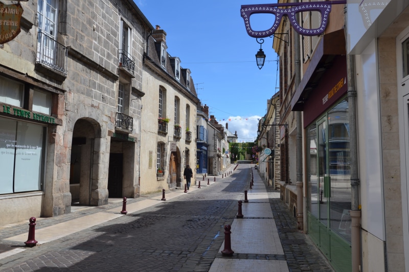 seller, village, dourdan, facades, heritage, built structure, day, diminishing perspective, outdoors, building exterior, market, pavement, trade, tourism