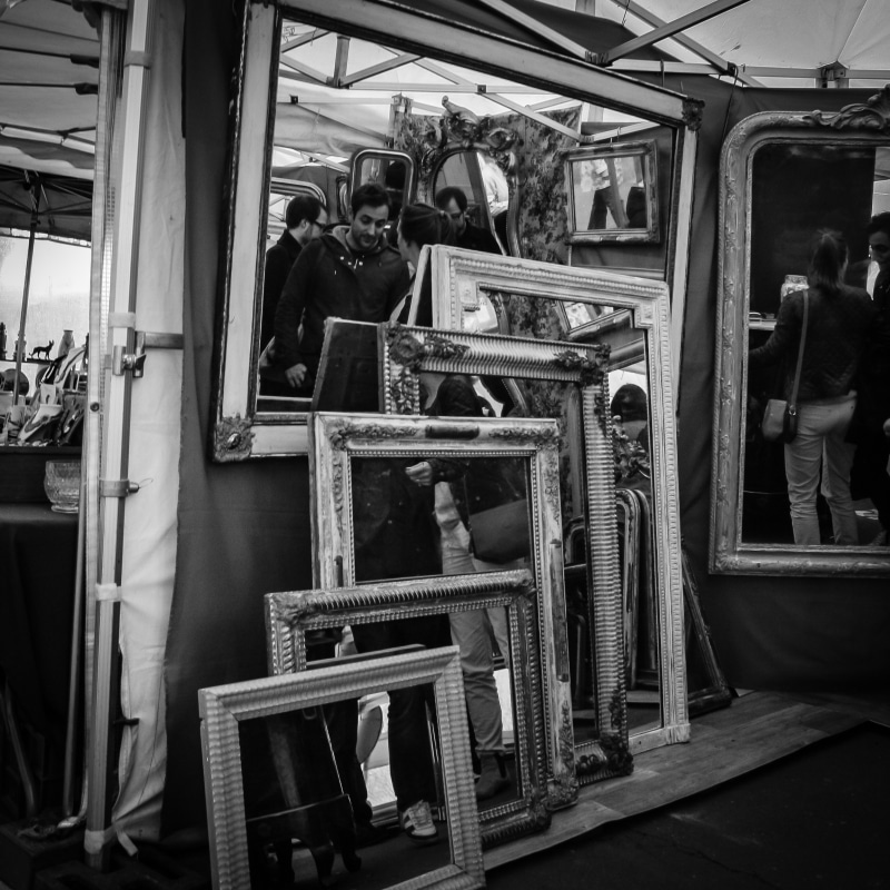 lifestyles, women, real people, group, men, standing, indoors, people, full length, day, mirrors, sitting, occupation, paris, trader, street, group of people