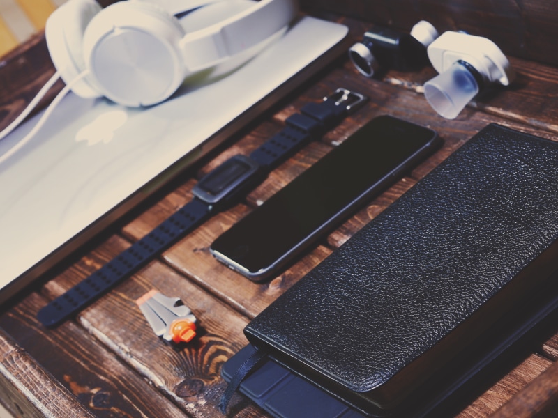 high angle view, connection, desktop, gray, mobile phone, still life, laptop, setting, office, watch, office supplies, no people, technology, space, wireless technology