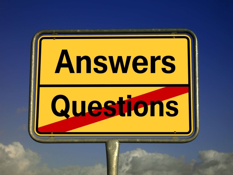 outdoors, road, grain, right, communication, care, information, questions, yellow, no people, town sign, answers, clouds, board, blue, close-up, sign, arrow symbol