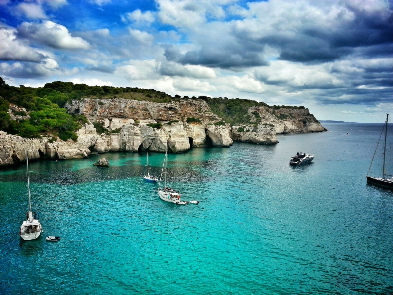 vacations, boats, anchored, island, mode of transportation, rock, sailing boats, recovery, view, idyllic, waterfront, beauty in nature, day, travel, tranquil scene