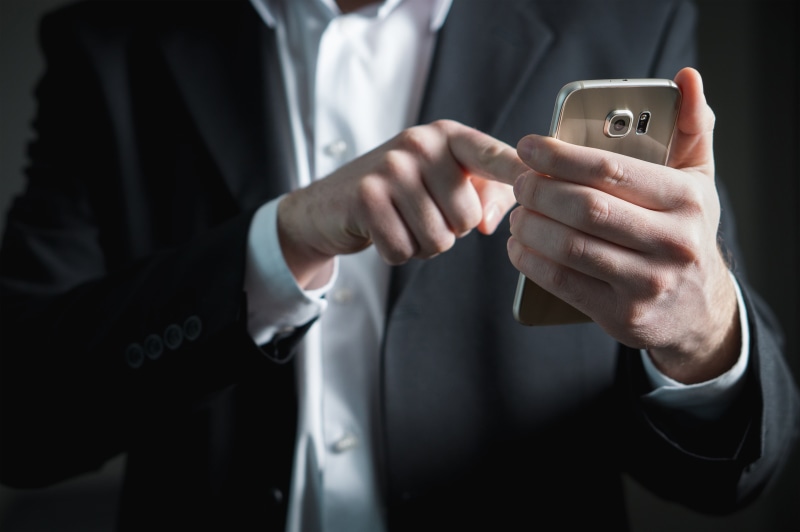 mobile phone, wireless technology, samsung, holding, human body part, salesman, smartphone, screen, communication, social media, s, using phone, wedding