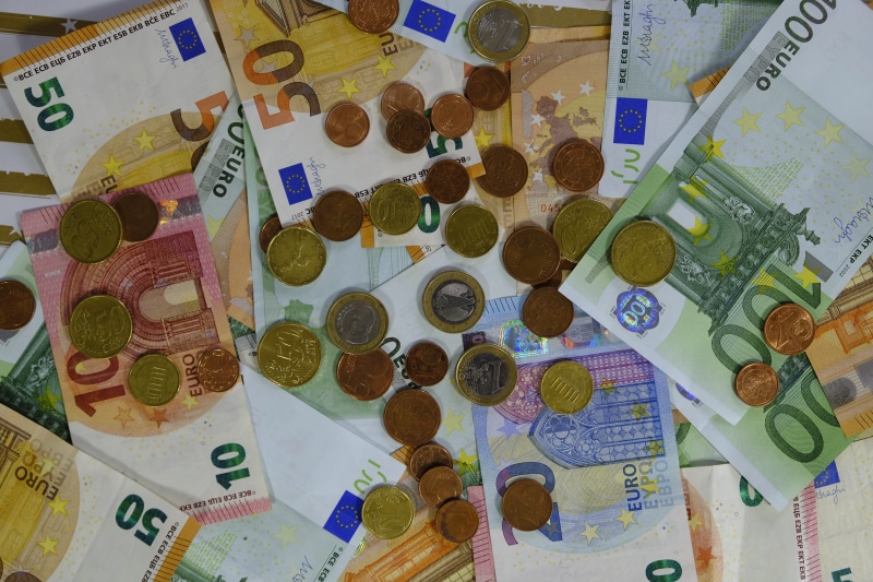 5K, bank note, empire, turnover, coin, expensive, profit, money, choice, large group of objects, earn, savings, number, euro, finance, commercial, indoors