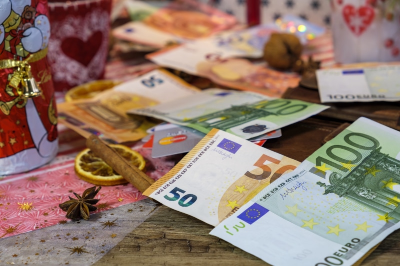 still life, turnover, euro, wealth, commercial, paper currency, 5K, gift, choice, advent, give, table, large group of objects, christmas, pay, paper, no people