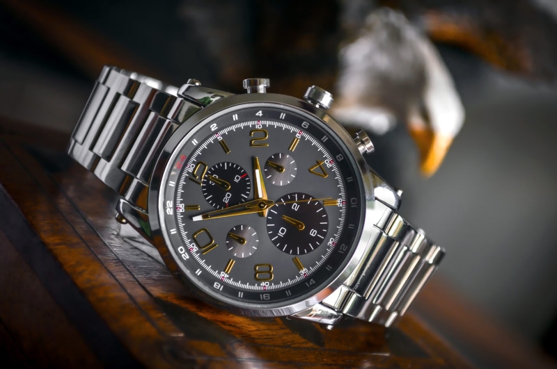 no people, bracelet, personal accessory, clock face, still life, gold, alloy, silver, shiny, close-up, watch, linked, wristwatch, 2K, chrome, minute hand