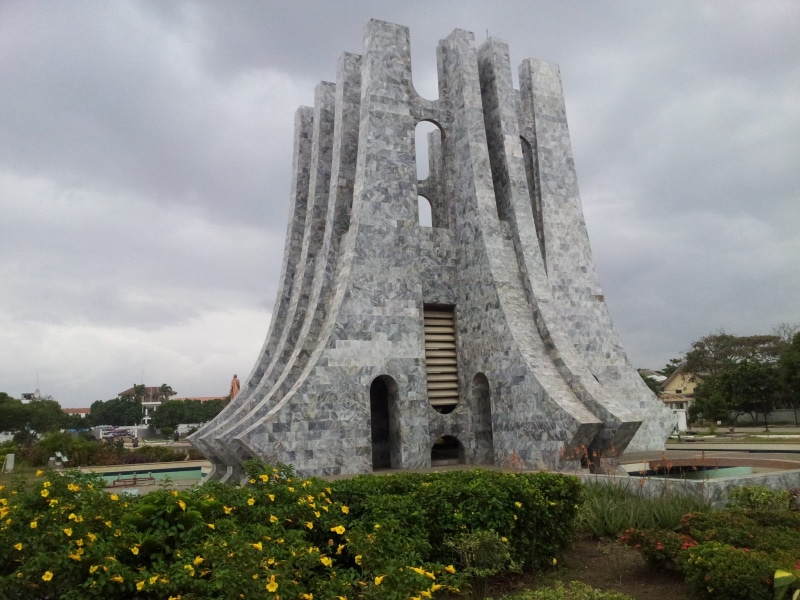 kwame nkrumah, built structure, place of worship, sky, ancient civilization, low angle view, outdoors, building, president, plant, ancient, memorial park
