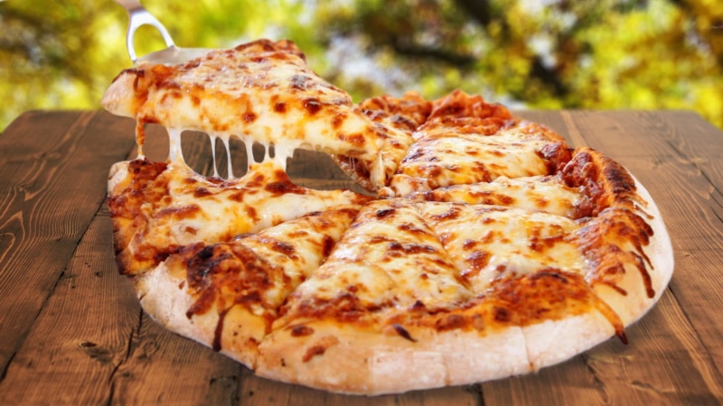 table, pizzeria, hungry, food, day, meal, pie, food and drink, focus on foreground, fast food restaurant, close-up, wood - material, 1080P, freshness