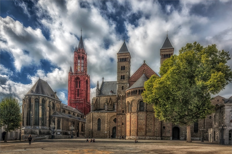 HDR, Maastricht, trees, Netherlands, temple, people, area, Church, the sun, the sky, clouds, 1080P