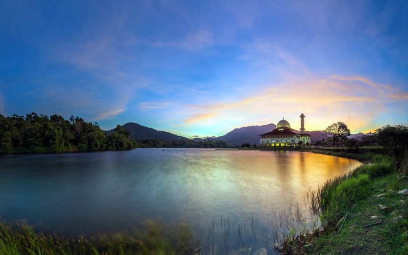 kuala, 1080P, rivers, temple, sky, mountains, architecture, hills, kubu, lakes, selangor, sunrise, shore, trees, baru, sunset, buildings, church, clouds