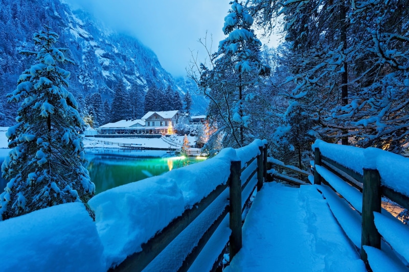 Nature Park, forest, backlight, nature, trees, lake, winter, the bridge, Blausee, snow, the evening, ate, Blau, mountains, 1080P, Switzerland, landscape