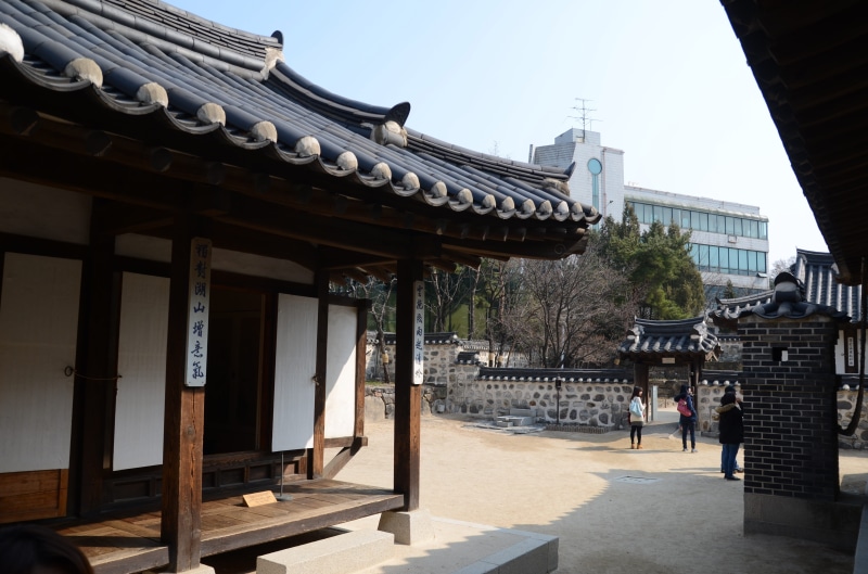 architecture, ancient, korean, palace, incidental people, namsan, hanok village, korea, traditional, history, home, outdoors, travel, built structure, gwanghwamun