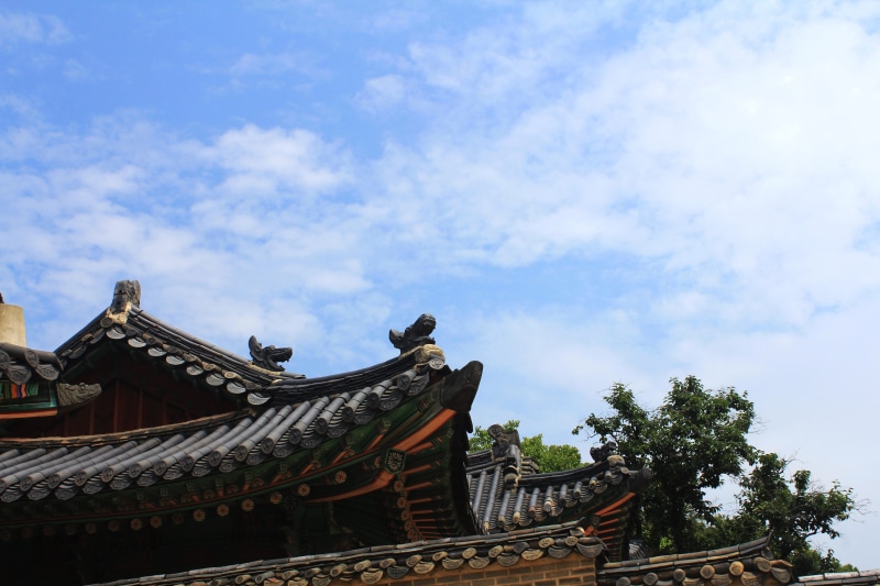 nakseonjae, landscape, outdoors, travel destinations, changdeokgung, gyeongbok palace, architecture, belief, roof tile, 5K, asian architecture, injeongjeon