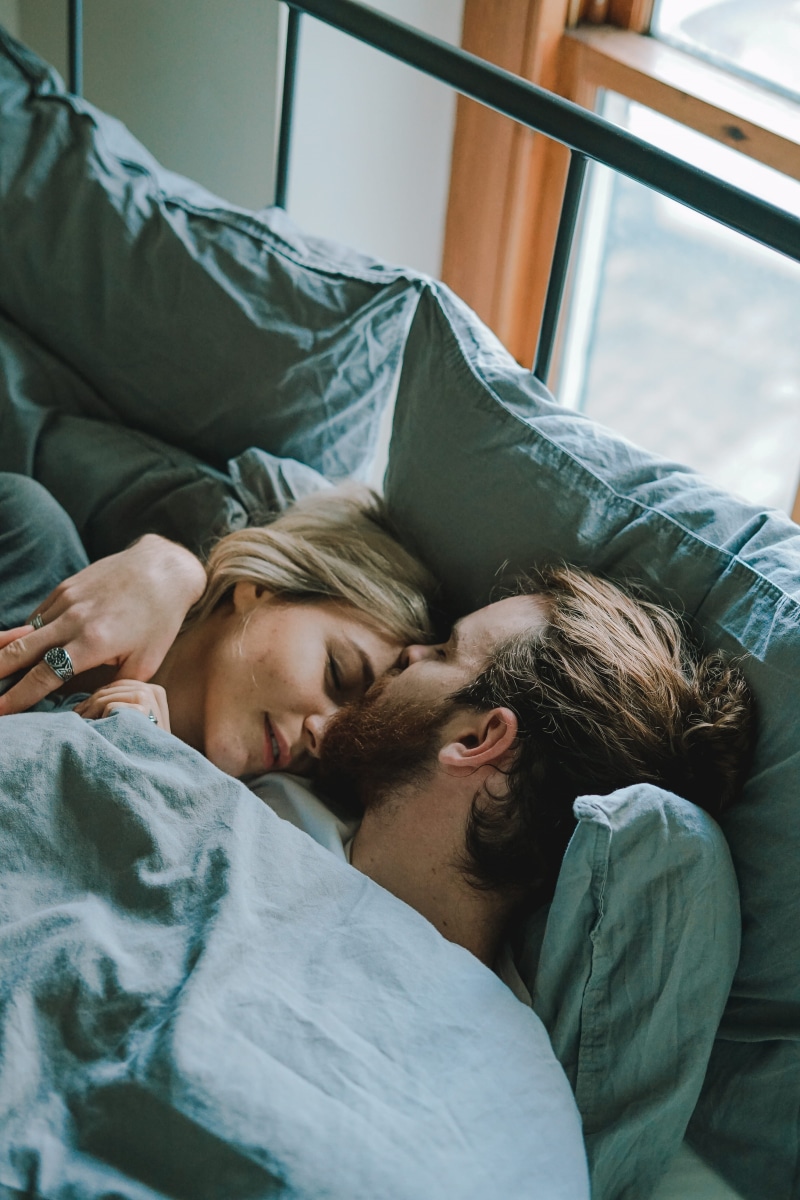 men, relaxation, furniture, young men, positive emotion, woman, male, people, s, two people, lying, lying down, young adult, man, couple, real people, bed