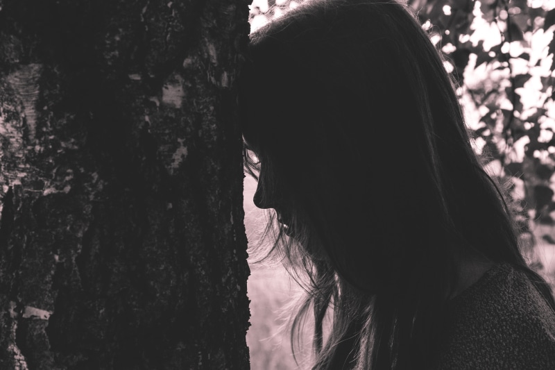 still, trunk, photo, portrait, hair, women, lifestyles, view, nature, close-up, girl, shadow, leisure activity, long hair, silhouette, woman, young women
