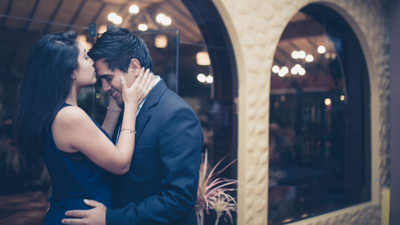 woman, heterosexual couple, dating, man, men, happiness, love, togetherness, women, romance, adult, male, young adult, 5K, young men, kissing, beautiful woman