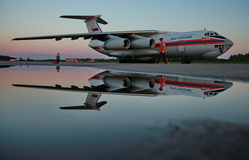 water, aircraft, symmetry, flying, Cargo, no people, air vehicle, airplane, transportation, public transportation, mode of transportation, mid-air, 4K