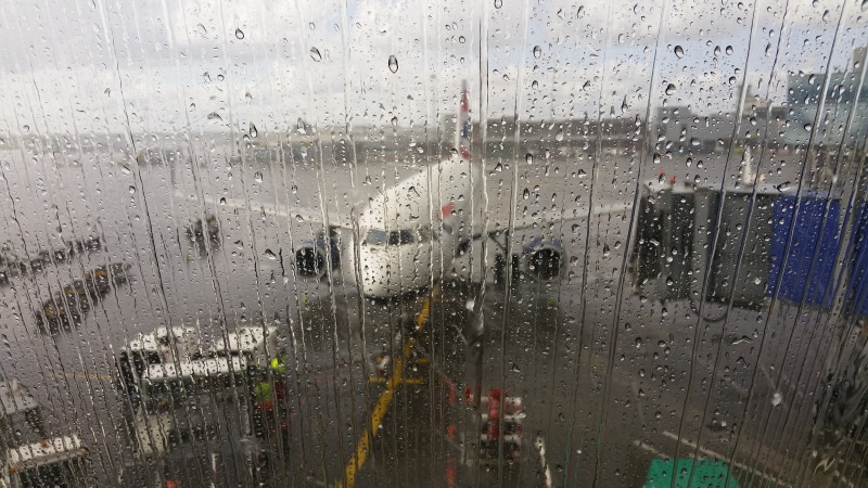 mode of transportation, full frame, city, airport, day, 5K, raindrop, transparent, rainy season, no people, terminal, transportation, built structure