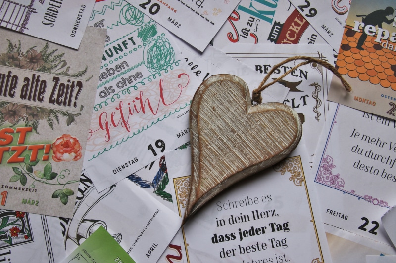 writing, read more, used, love, cards, motto, no people, letters, german, a new day, dates, the inscriptions, symbolic, text, indoors, table, learn more