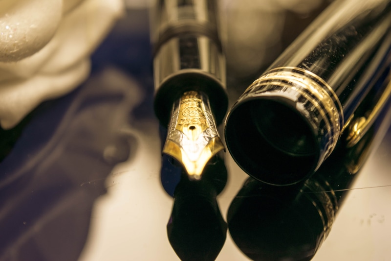 luxury, fountain pen, burning, human hand, holding, people, mystery, 5K, noble, human body part, gold, fountain pens, montblanc, write, musical instrument