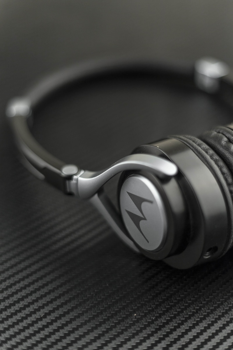 medical supplies, headphone, indoors, headphones, no people, black color, listening, music, close-up, motorola, 5K, stethoscope, medical equipment, selective focus