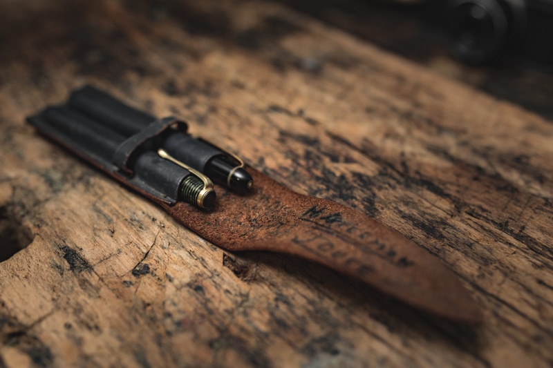 wood, foutain pen, old, gun, table, sign, fountain, fountain pen, writing instrument, ink, leather, antique, nib, metal, law, safety, vintage, close-up