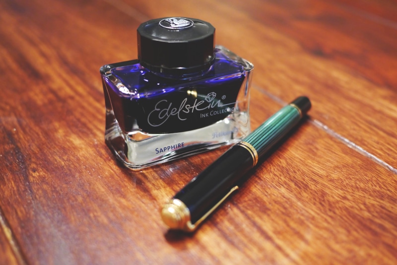 nib, leave, surface, Edelstein, safirblau, personal accessory, shiny, still life, portable information device, nostalgia, m800, writing tool, selective focus