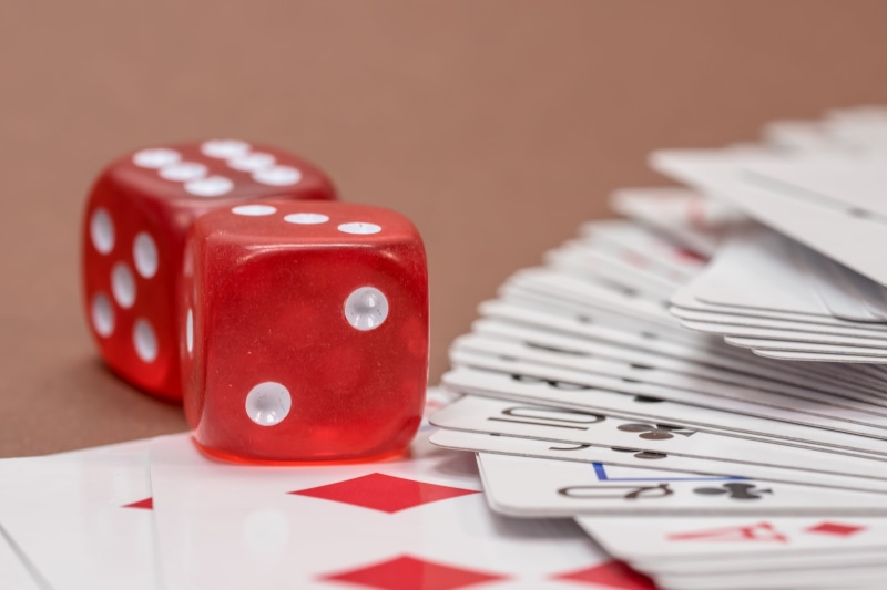 indoors, leisure activity, ten, trumpf, 4K, dice, cube, risk, rummy, king, crown, poker, table, winning, playing, leisure Games, order, poker - Card Game