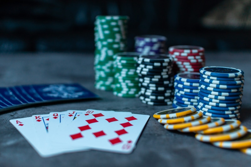 play, luck, relaxation, gambling chip, arts culture and entertainment, focus on foreground, finance, addiction, no people, pik, flush, casino, risk, chips