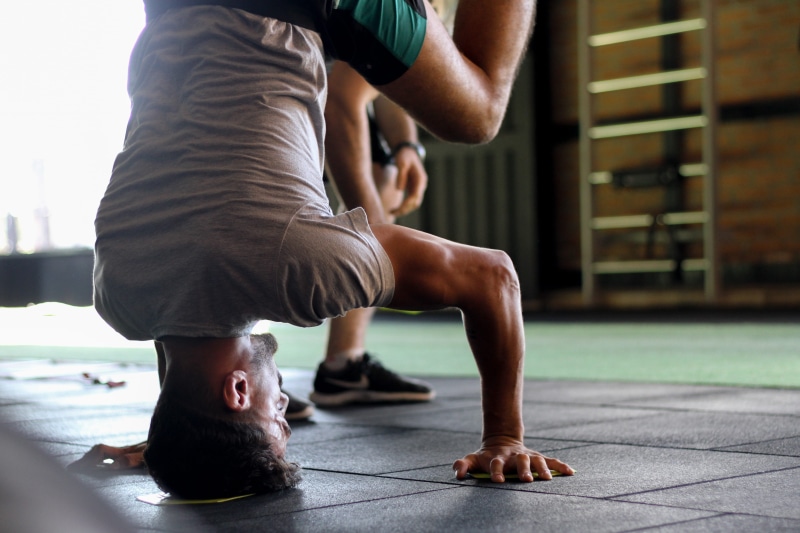 exercising, motion, weight training, position, muscular build, 5K, human body part, indoors, athlete, balance, men, vitality, energy, fitness, real people