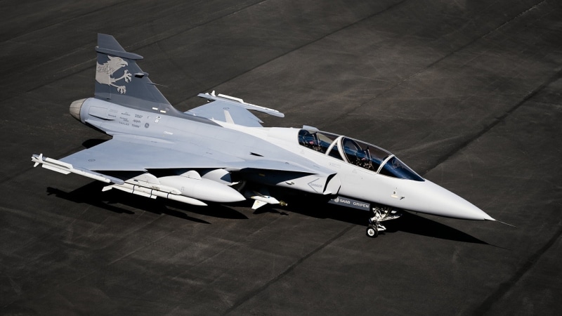 day, 1080P, transportation, military aircraft, army, outdoors, aerospace industry, no people, aircraft, plane, airport, high angle view, airplane, military