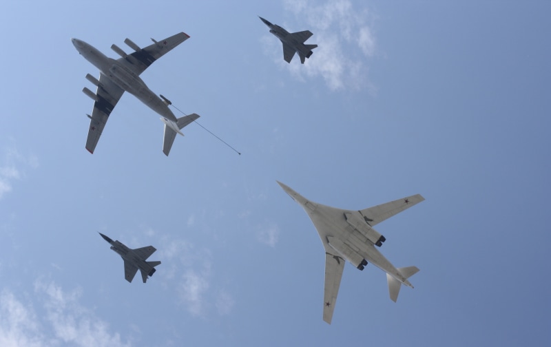 2K, long-range, weatherproof, plane, the sky, strategic, flight, army, flying, missile, air force, supersonic, Ilyushin, mid-air, airplane, refueling