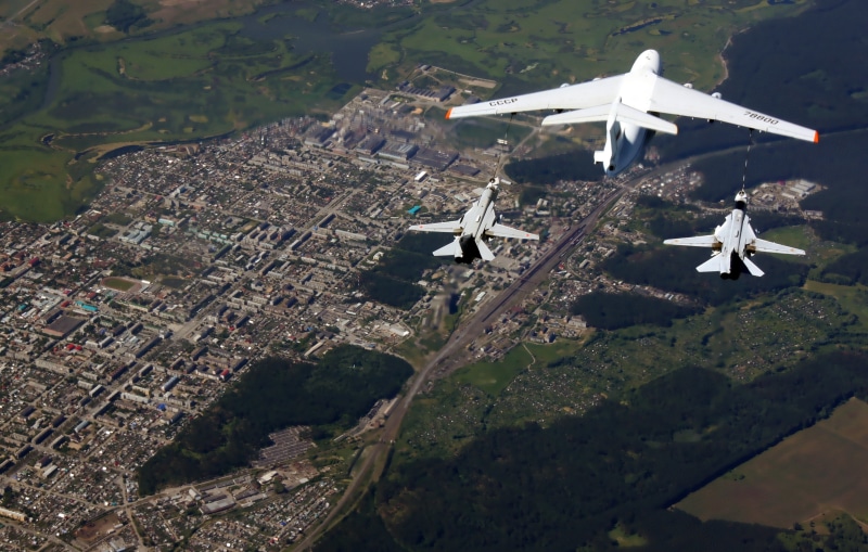 Russian, airplanes, environment, turbine, city, tactical, with variable sweep wing, outdoors, 2K, aerial view, Dry, flight, high angle view, sky, Refueling