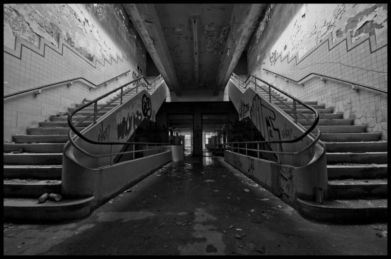 monochrome, stairs, abandoned, 4K, ruin, train station