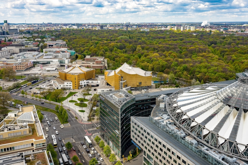 potsdam place, urban Skyline, residential district, crowd, built Structure, crowded, 5K, urban Scene, sonycenter, england, architecture And Buildings