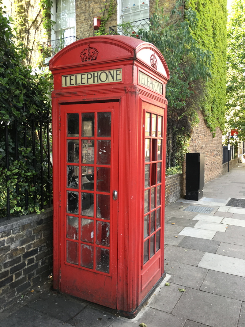 city, western script, phone, 4K, communication, red, connection, telephone booth, technology, pay phone, plant, no people, classic, architecture, sidewalk