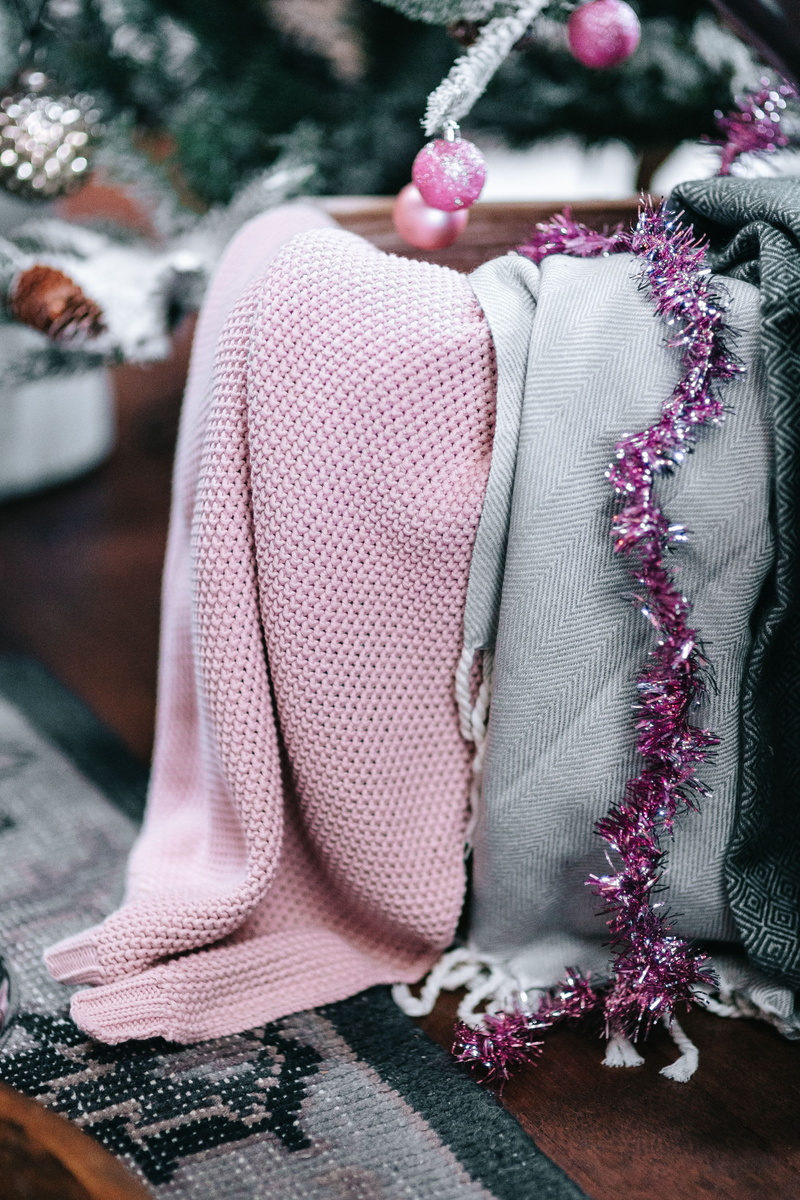 gift, personal accessory, Christmas tree, floral pattern, pink color, art and craft, flowering plant, decor, clothing, fashion, 5K, balls, indoors, still life