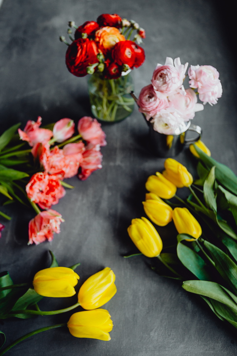 background, bouquet, flowering plant, flower arrangement, close-up, yellow, table, vulnerability, petal, flower, colorful, 5K, inflorescence, bloom, flowers