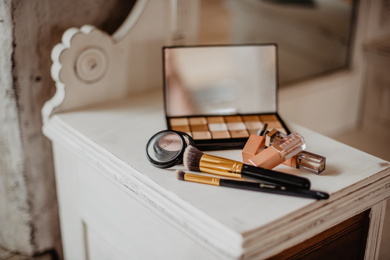 book, publication, retro styled, home interior, cosmetics, no people, clock, 5K, brushes, wood - material, mirror, time, still life, technology, camera - photographic equipment