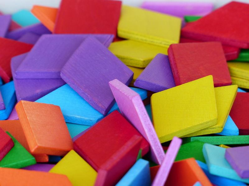 block, close-up, full frame, violet, wood, 4K, paper, blue, toy, lot, green, color, multi colored, purple, chip, variation, legematerial, toy block, no people