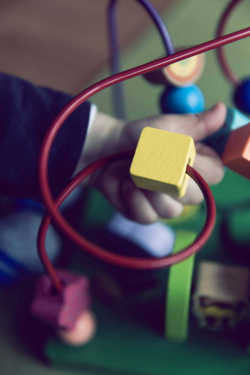 electrical equipment, baby, cable, activity, equipment, day, technology, listening, photo, maze, electrical component, macro, electric plug, focus on foreground