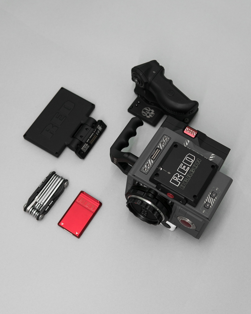red, pen, text, 4K, indoors, tv, cut out, red camera, strap, id cards, document, set, group of objects, close-up, camera, directly above, still life, ssd mini mag