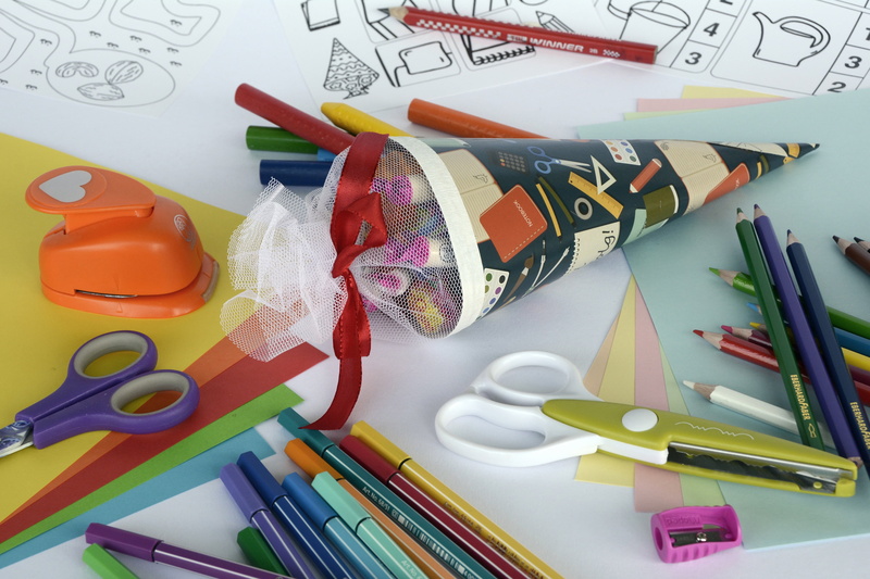 art and craft, white, felt tip pen, education, close-up, coupon, pointed, office supply, pencil, tinker, exercises, cut, near, training, chalk, no people