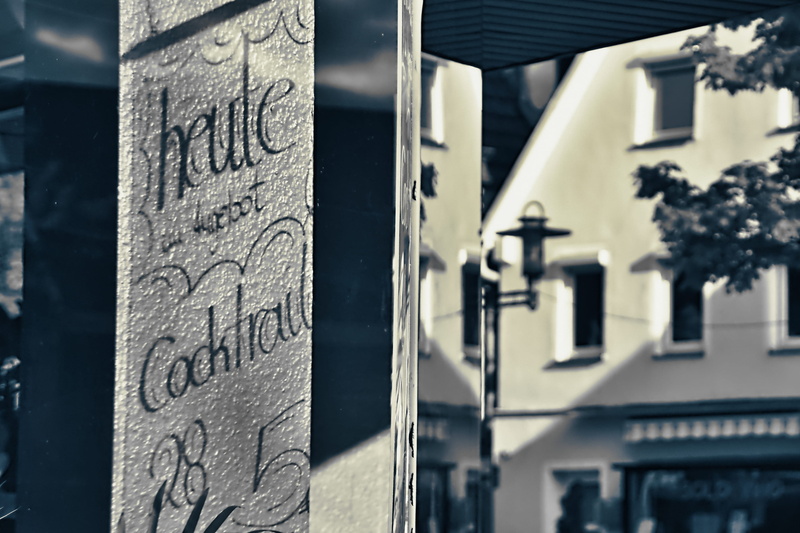 symbol, building exterior, banister, countryside, ebersbach an der fils, trademark, western script, clothing, home decor, script, germany, wall, building