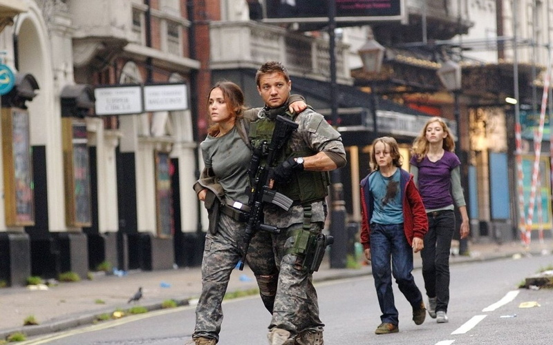 Jeremy Renner, emotion, street, city, couple - relationship, people, togetherness, young adult, women, happiness, group of people, females, men, city life