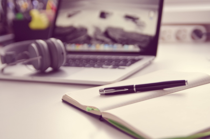 peripheral device, audio editing, note pad, 4K, pen, computer keyboard, furniture, macbook, writing instrument, calculation, no people, indoors, input